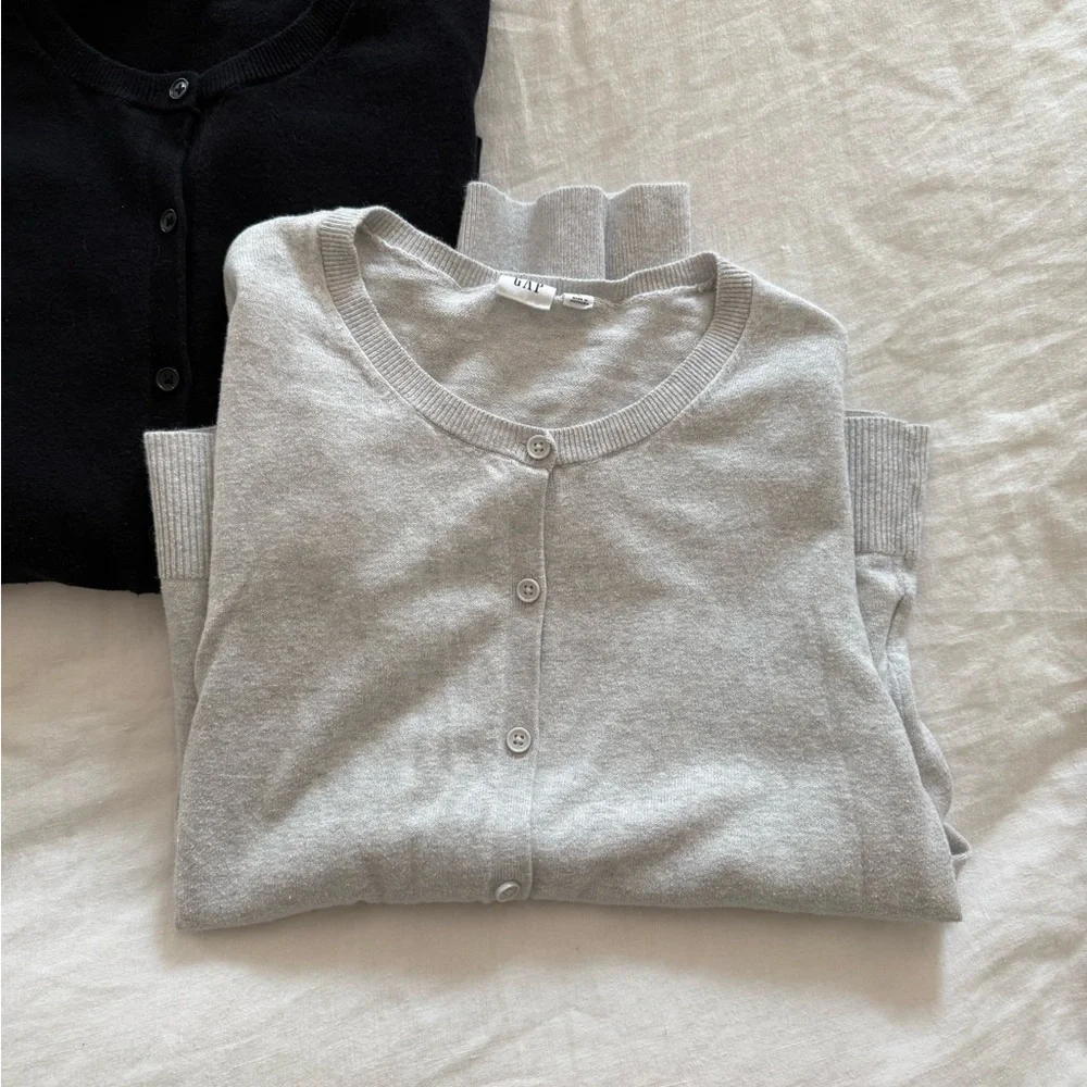 GAP Women's Black and Light Gray Cardigan Set LOT - Classic Cardigan - Picture 11 of 16